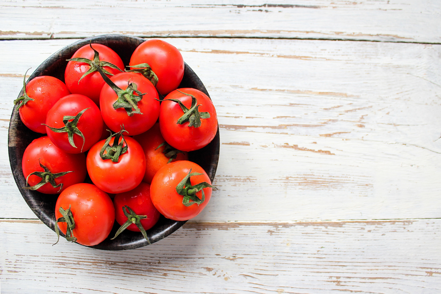 beneficios de comer tomate natural